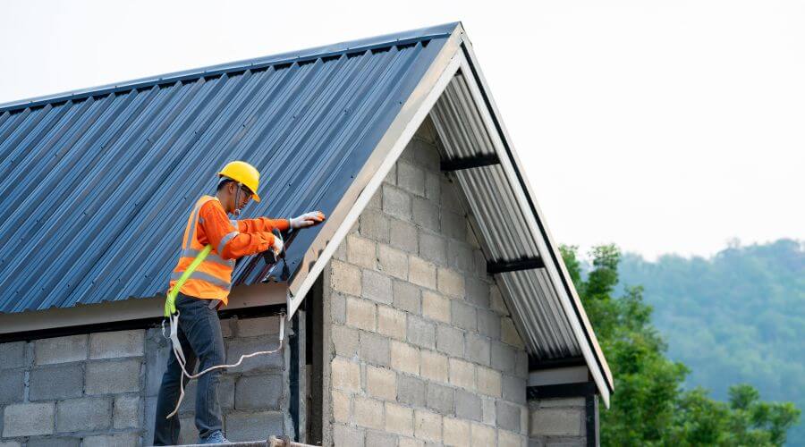 Professional gutter cleaning in Woodstock, AL